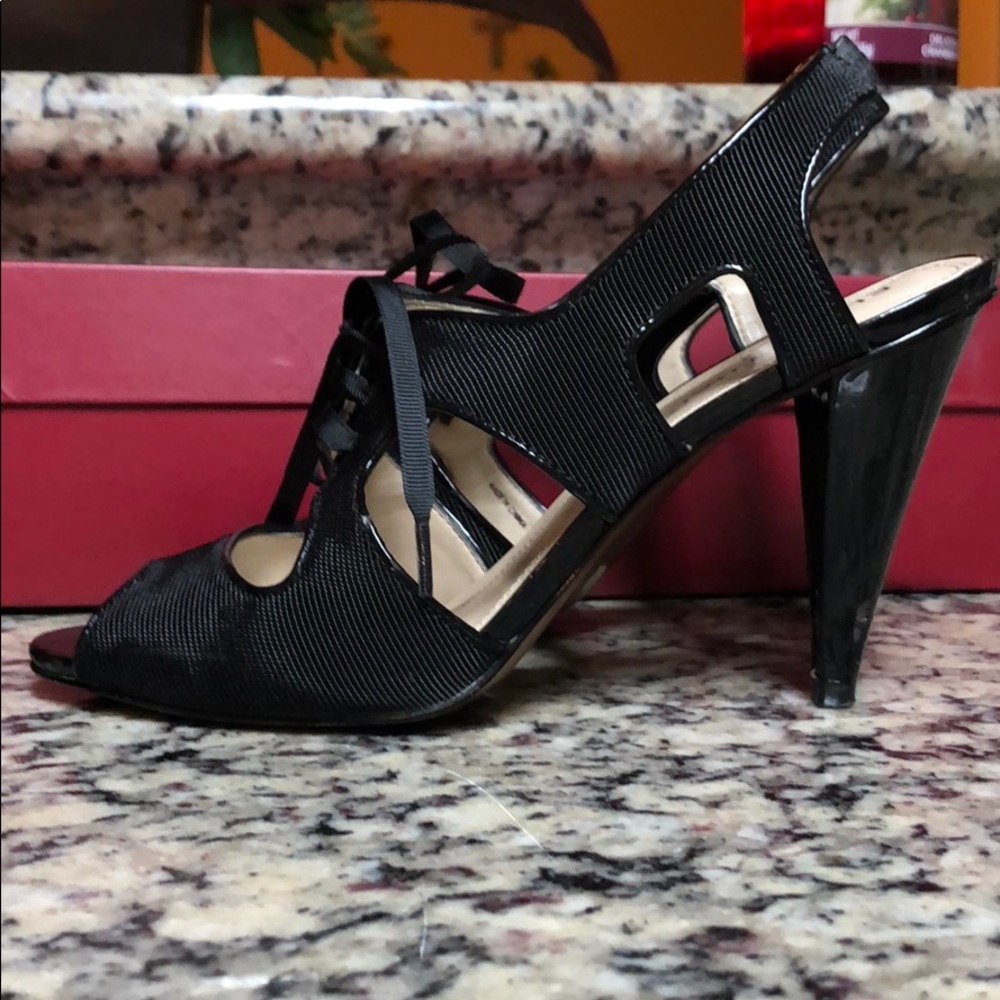 Black dressy women shoe open toe